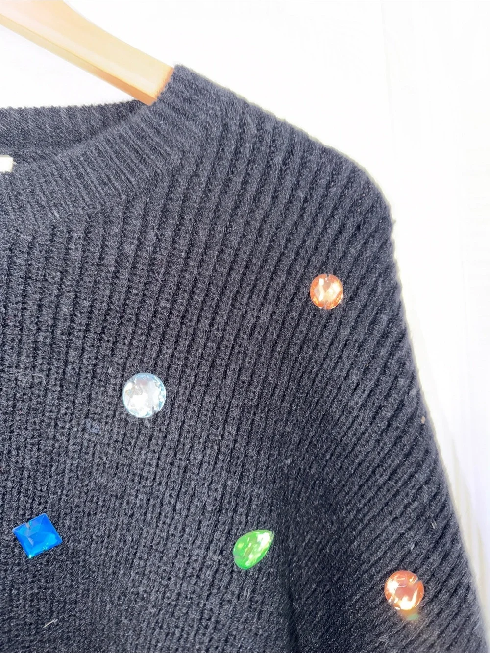 Baevely Black Embellished Gemstone Knit Sweater - Women size large